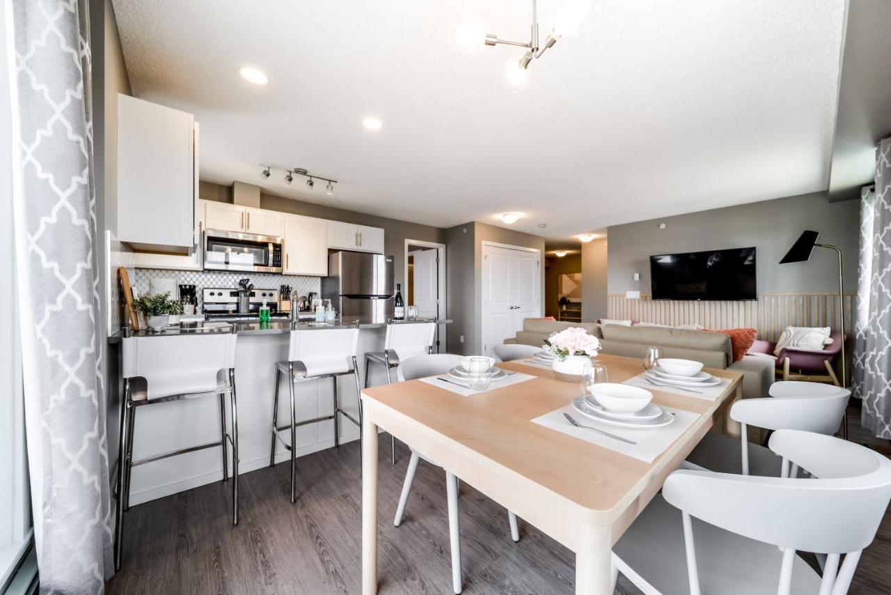 Peaceful Oasis Condo, Ac, Top Floor, Secure Ug Parking, Balcony, King Bed! Edmonton Exterior photo