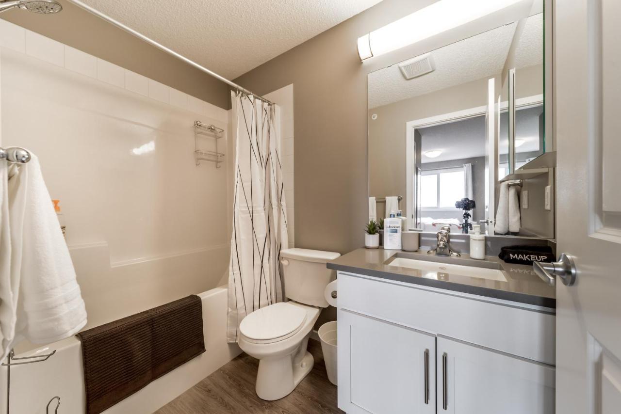Peaceful Oasis Condo, Ac, Top Floor, Secure Ug Parking, Balcony, King Bed! Edmonton Exterior photo